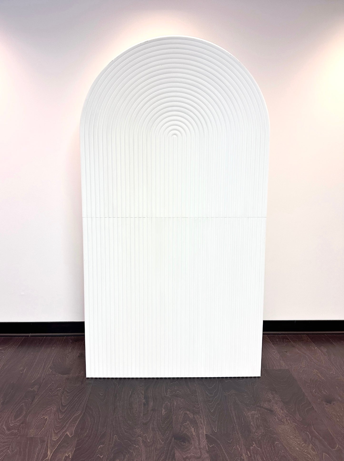 Arch Ripple Wood Backdrop RENTAL - White